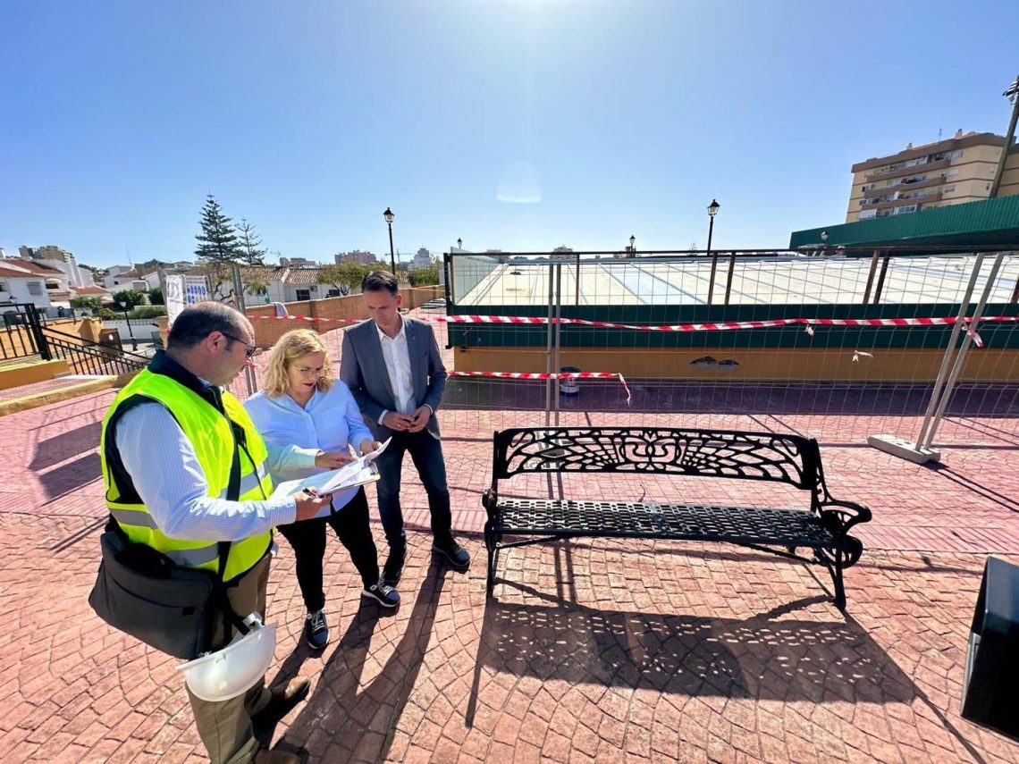 El Ayuntamiento de Fuengirola renueva la cubierta de los pabellones del Complejo Elola