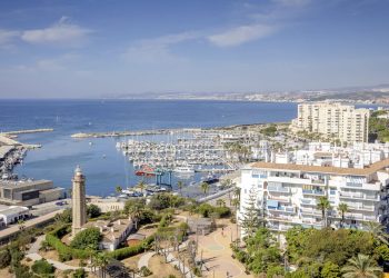 Estepona se mantiene a la cabeza de los municipios con menor tasa de paro en Andalucía