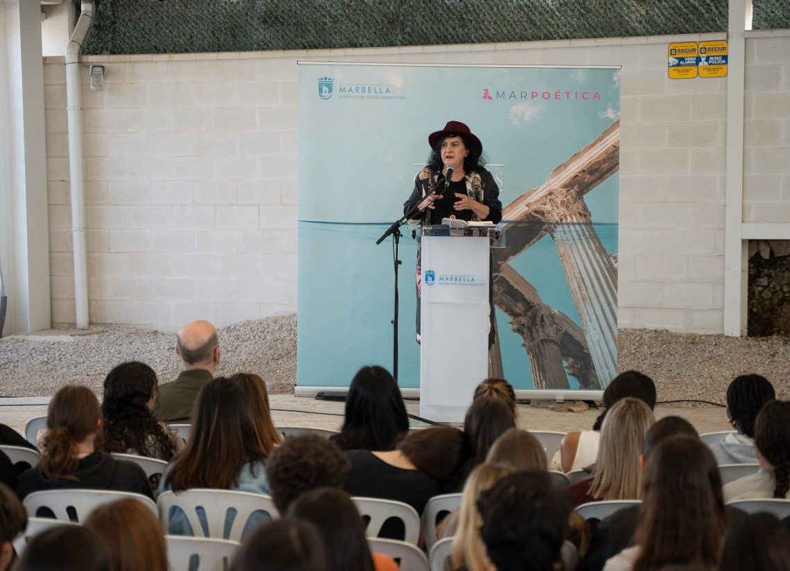 Los estudiantes toman la palabra en Marpoética con Aurora Luque y los clásicos como guía